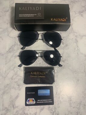 Women’s Black Aviator Sunglasses - Polarized